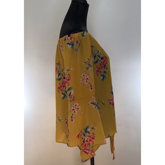 NWT Off Shoulder Bell Sleeve Front Tie Blouse | Small | Peach Love | - Picture 2 of 3